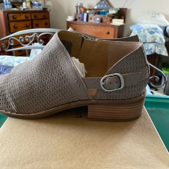 Lucky Brand Shoes - Picture 3 of 5